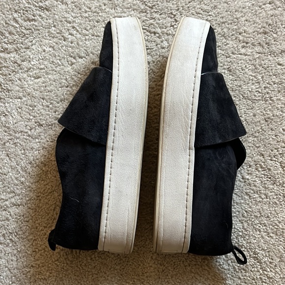 Vince Sneakers! - Picture 5 of 7